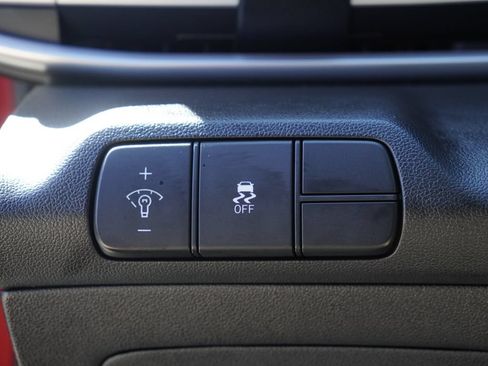 Used 2024 Hyundai Elantra SEL FWD image 11