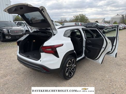 Used 2024 Chevrolet Trax RS w/ Sunroof Package image 27