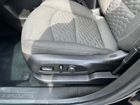 Used 2019 Chevrolet Equinox LT image 12