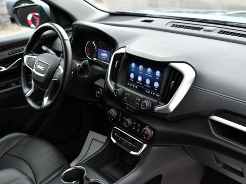 Used 2024 GMC Terrain SLT image 44