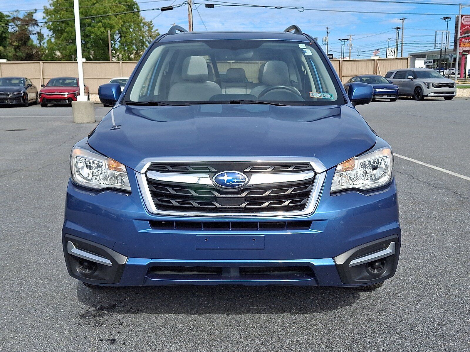 Used 2017 Subaru Forester 2.5i Premium w/ Popular Package #2A AWD/4WD image 2