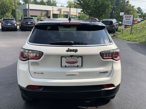 Used 2018 Jeep Compass Latitude w/ Popular Equipment Group AWD/4WD image 4