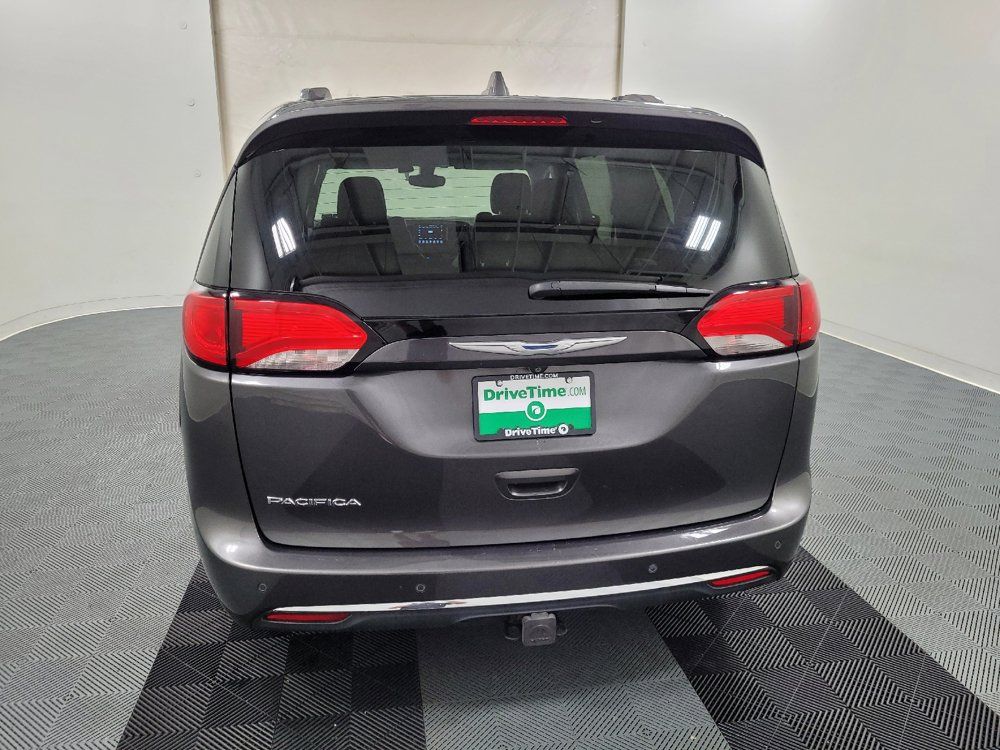 Used 2017 Chrysler Pacifica Touring-L Plus FWD image 6