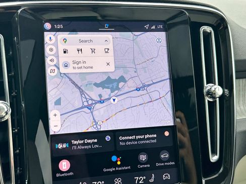 New 2026 Volvo XC40 B5 Plus w/ Protection Package Premier image 25