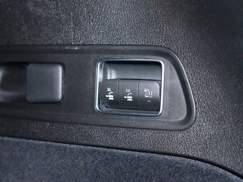 Used 2020 Mercedes-Benz GLS 450 4MATIC w/ Convenience Package image 33