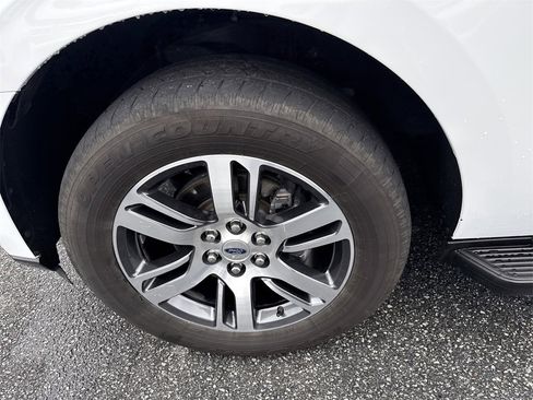 Used 2024 Ford Expedition Max Limited image 9