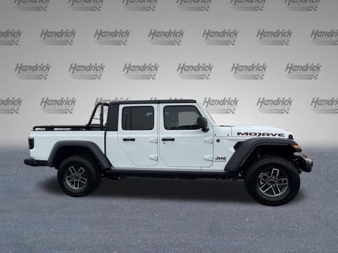 Used 2025 Jeep Gladiator Mojave w/ Convenience Group AWD/4WD image 10