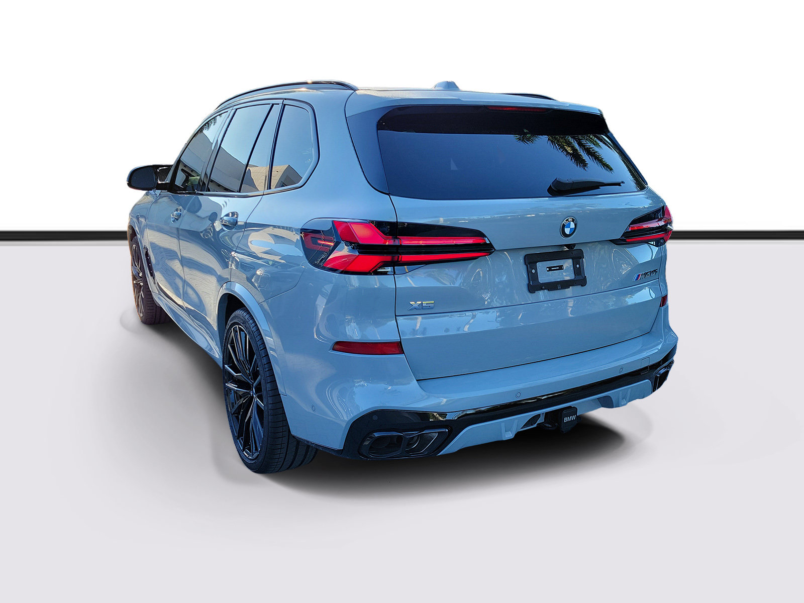 Certified 2025 BMW X5 M60i w/ Executive Package AWD/4WD image 3