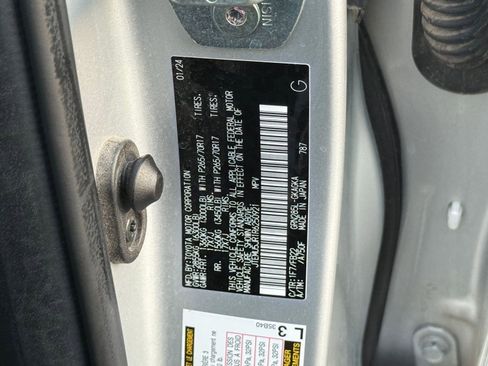 Used 2024 Toyota 4Runner SR5 image 22