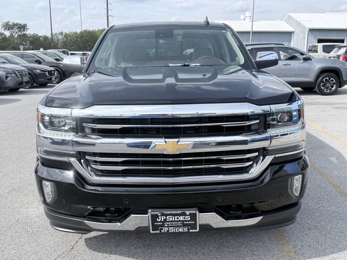 Used 2017 Chevrolet Silverado 1500 High Country AWD/4WD image 2