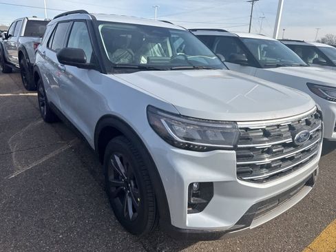 New 2026 Ford Explorer Active w/ Active Comfort Package image 17