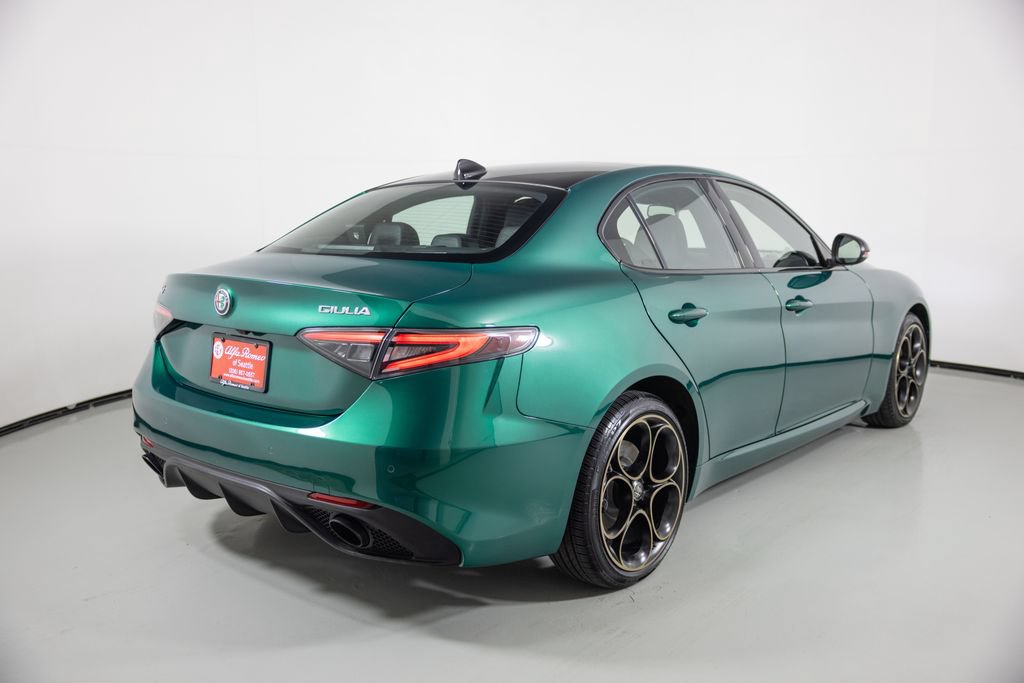 Used 2025 Alfa Romeo Giulia AWD w/ Driving Assist Package image 2
