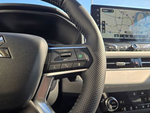 New 2026 Mitsubishi Outlander SE image 27