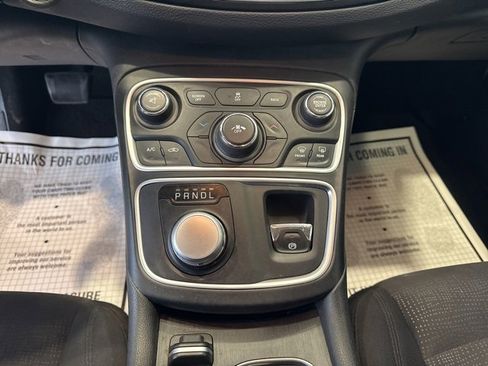 Used 2015 Chrysler 200 Limited w/ Convenience Group image 13