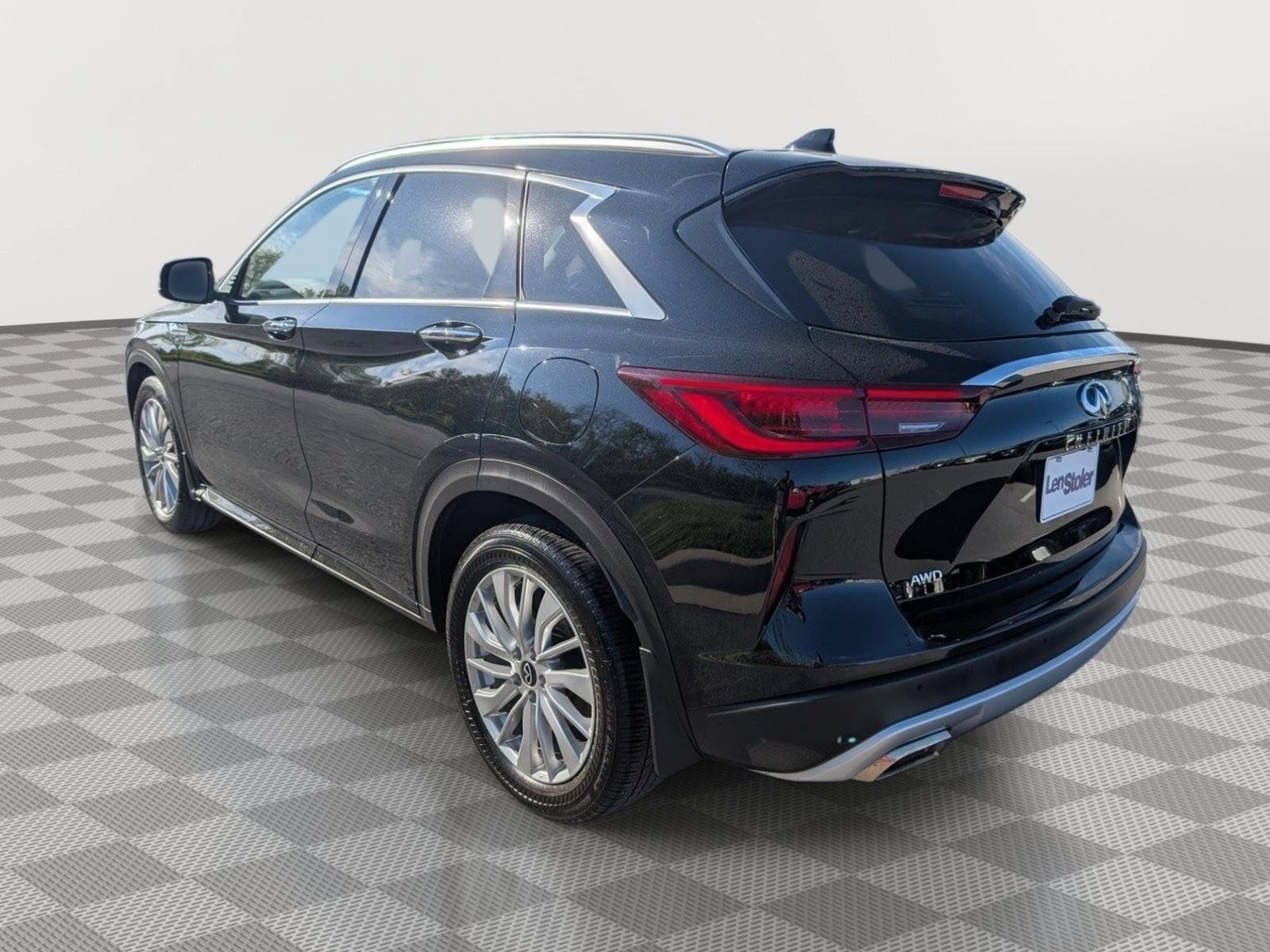 Used 2023 INFINITI QX50 Luxe AWD/4WD image 3