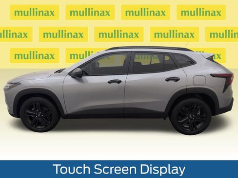 Used 2025 Chevrolet Trax ACTIV w/ Sunroof Package FWD image 11