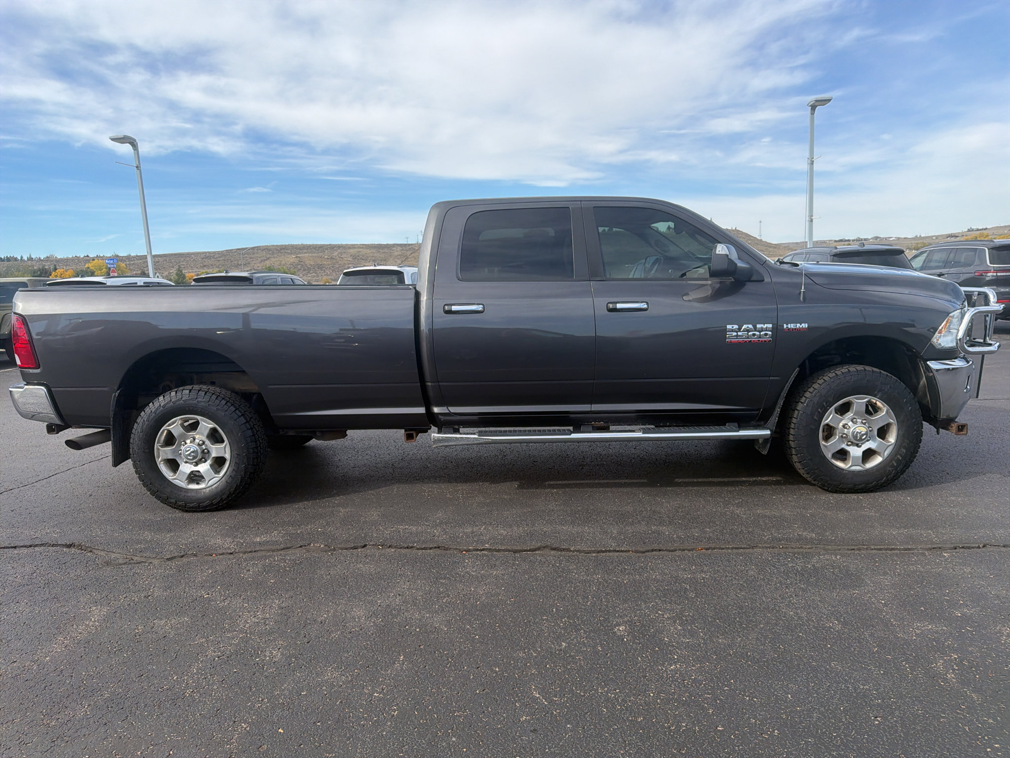 Used 2016 RAM 2500 SLT w/ Luxury Group AWD/4WD image 4