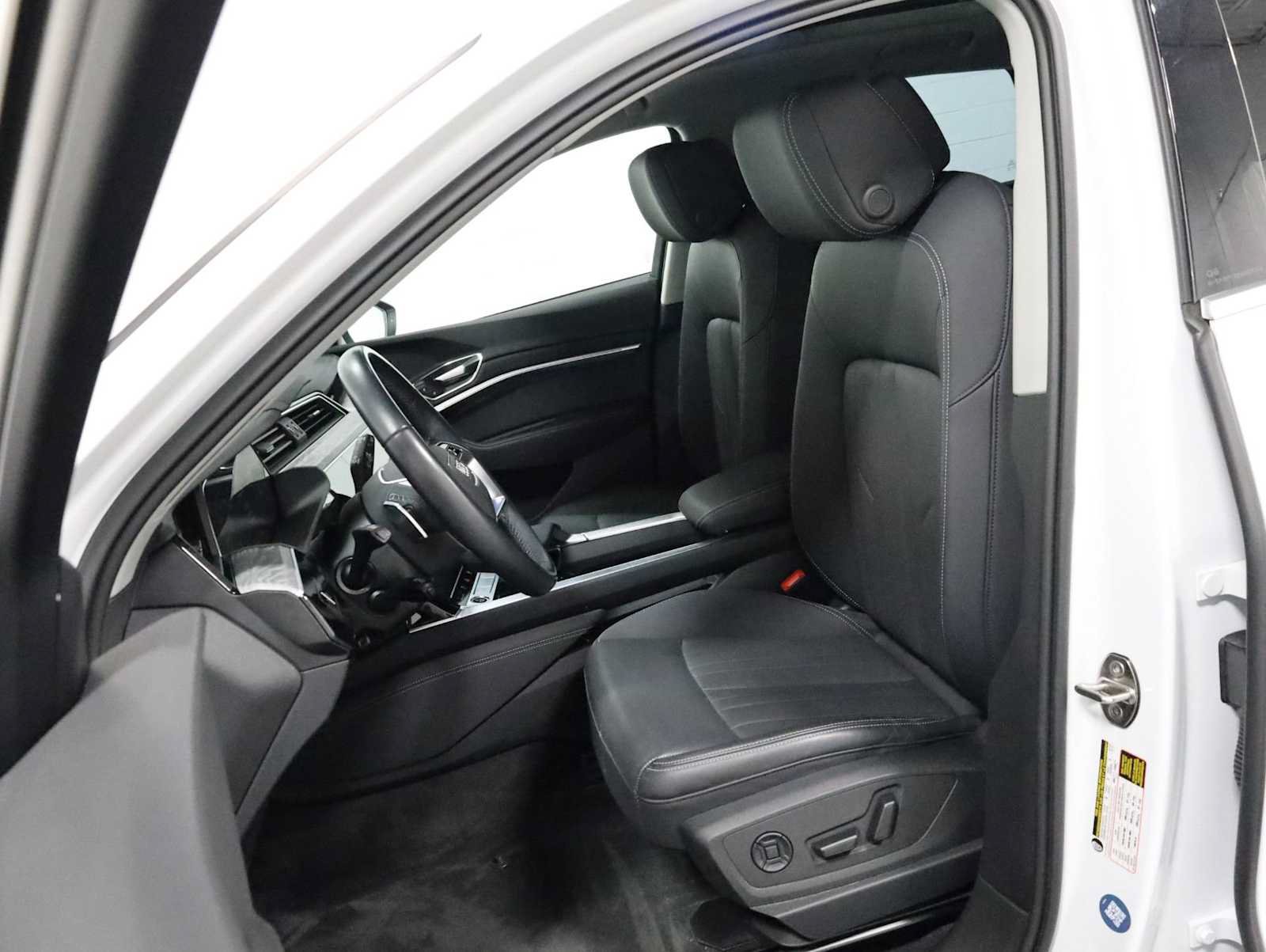 Used 2024 Audi Q8 e-tron Premium Plus AWD/4WD image 5