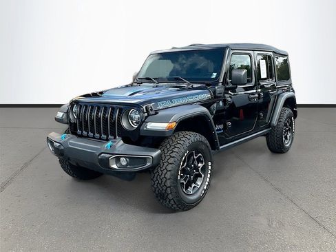 Used 2022 Jeep Wrangler Unlimited Rubicon 4xe AWD/4WD image 3