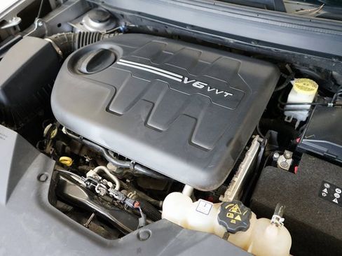 Used 2019 Jeep Cherokee Limited image 48