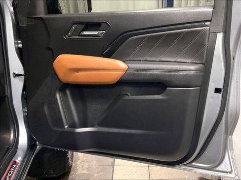 Used 2023 GMC Canyon AT4 w/ AT4 Premium Package image 12