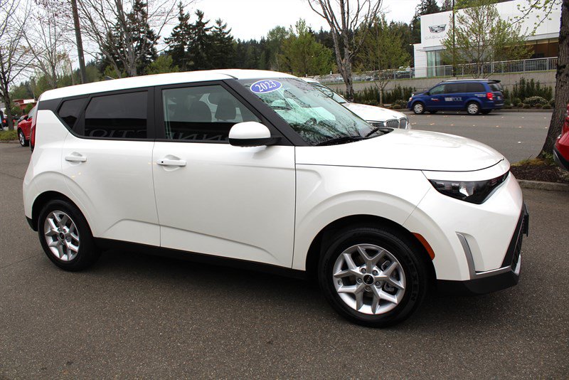 Used 2023 Kia Soul S FWD image 6