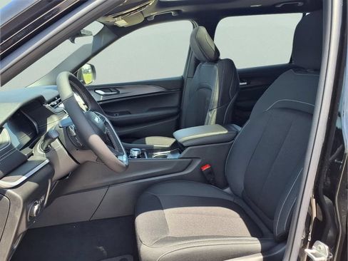New 2026 Jeep Grand Cherokee L 4WD image 17