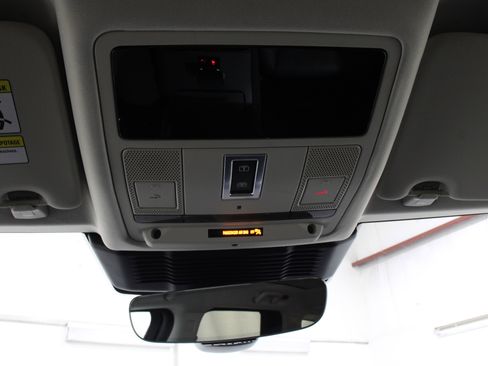 Used 2024 Land Rover Discovery Sport S image 19