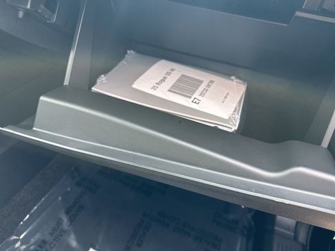 Used 2025 Nissan Rogue SV image 29