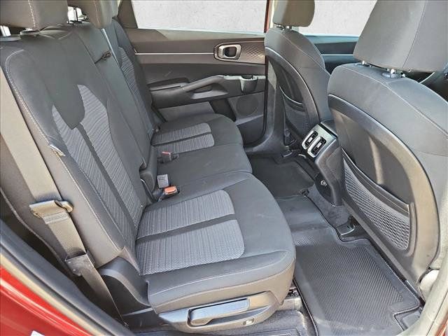 Used 2025 Kia Sorento LX FWD image 20