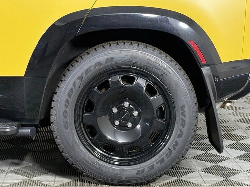 New 2026 Land Rover Defender 110 AWD/4WD image 12