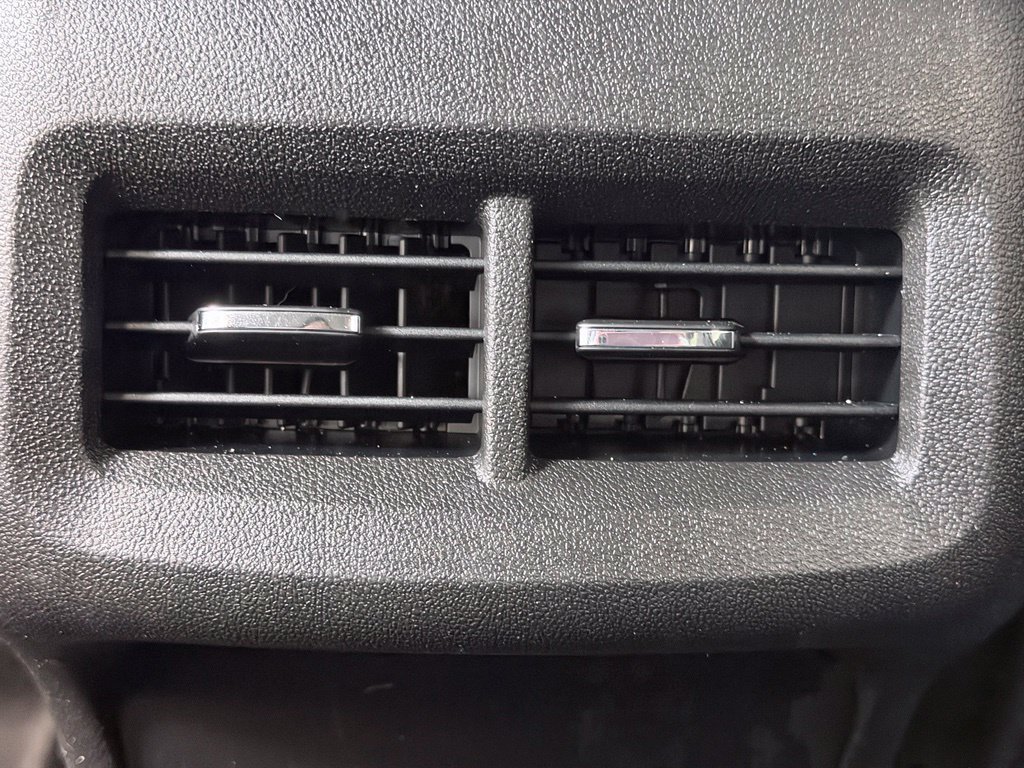 Used 2021 Chevrolet Equinox Premier FWD image 25