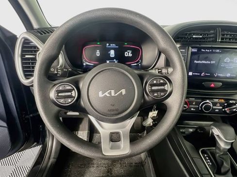 Used 2023 Kia Soul LX w/ LX Technology Package FWD image 16