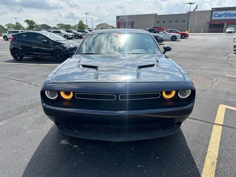 Used 2018 Dodge Challenger SXT RWD image 3