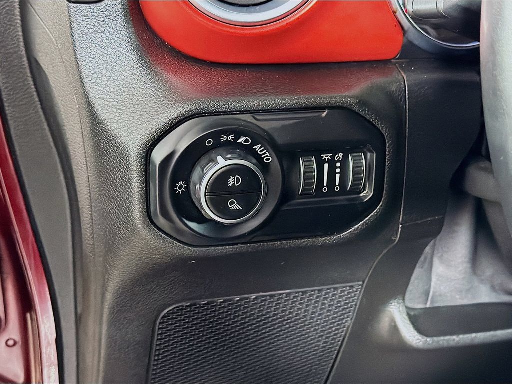 Used 2021 Jeep Gladiator Rubicon AWD/4WD image 11