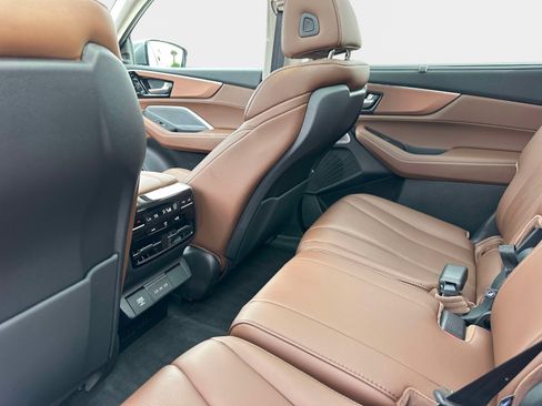 Used 2025 Acura MDX SH-AWD w/ Technology Package image 14