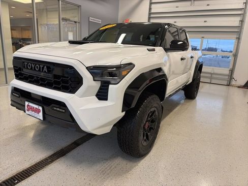Used 2025 Toyota Tacoma TRD Pro image 6