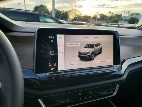 New 2026 Volkswagen Atlas SE FWD image 9