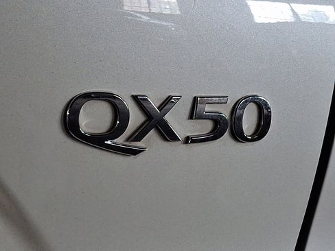 Used 2020 INFINITI QX50 Luxe w/ Cargo Package AWD/4WD image 5