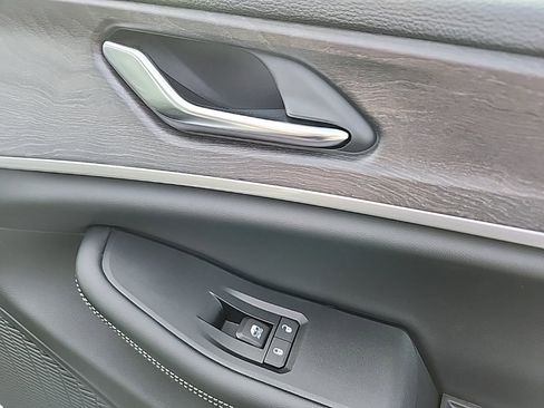 New 2025 Jeep Grand Cherokee L Limited w/ Black Appearance Package image 13