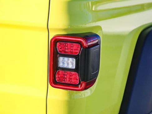 Certified 2023 Jeep Gladiator Rubicon w/ LED Lighting Group image 10