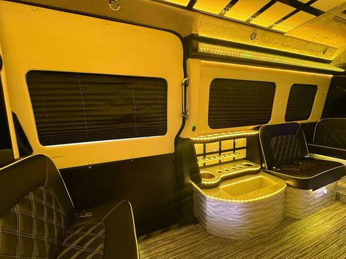 Used 2023 Mercedes-Benz Sprinter 3500 image 32