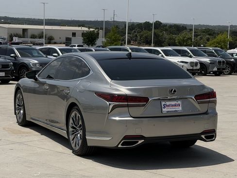 Used 2018 Lexus LS 500 w/ Luxury Package RWD image 4