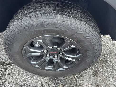 Used 2025 GMC Canyon Elevation w/ Convenience Package AWD/4WD image 9