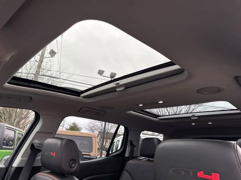 Used 2023 GMC Acadia AT4 w/ Technology Package image 14