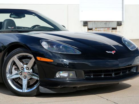 Used 2007 Chevrolet Corvette Convertible w/ Preferred Equipment Group RWD image 16