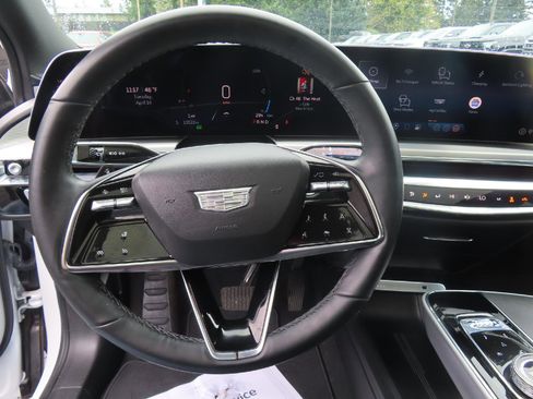 Used 2024 Cadillac Lyriq Luxury RWD image 17
