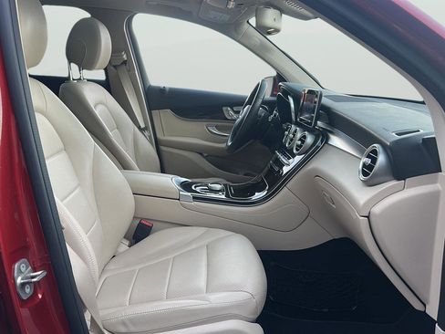 Used 2019 Mercedes-Benz GLC 300 4MATIC image 11