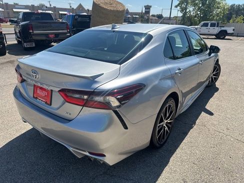 Used 2023 Toyota Camry SE image 9
