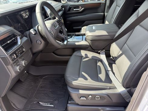 New 2026 GMC Yukon XL Denali w/ Sun & Power Step Package AWD/4WD image 10